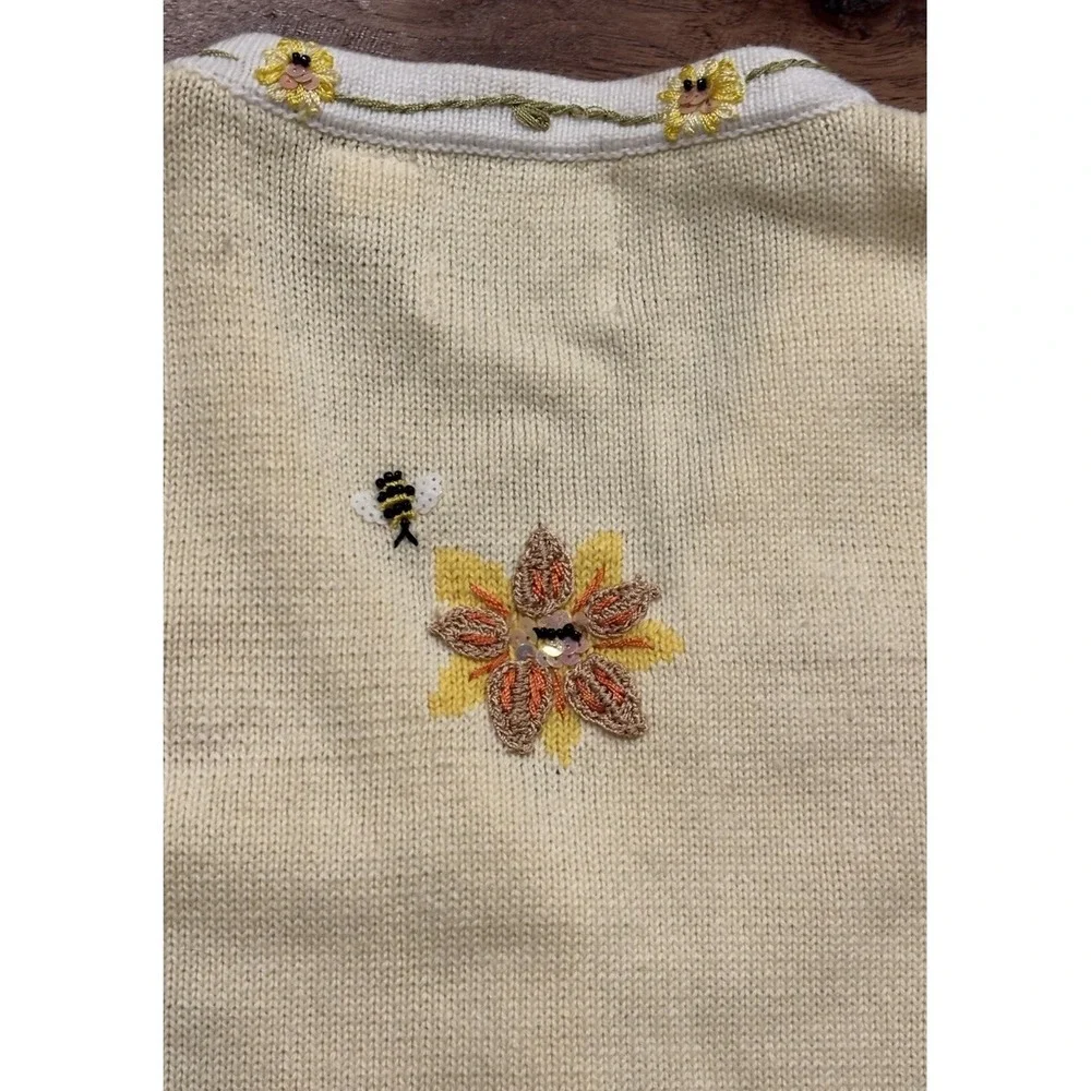 Storybook Knits Buzzin For Sun Button Spring Cardigan Sweater Women's Large - Picture 9 of 9